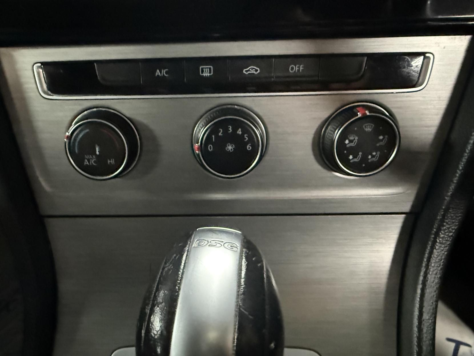 Volkswagen Golf 1.6 TDI BlueMotion Tech SE Hatchback 5dr Diesel DSG Euro 5 (s/s) (105 ps)