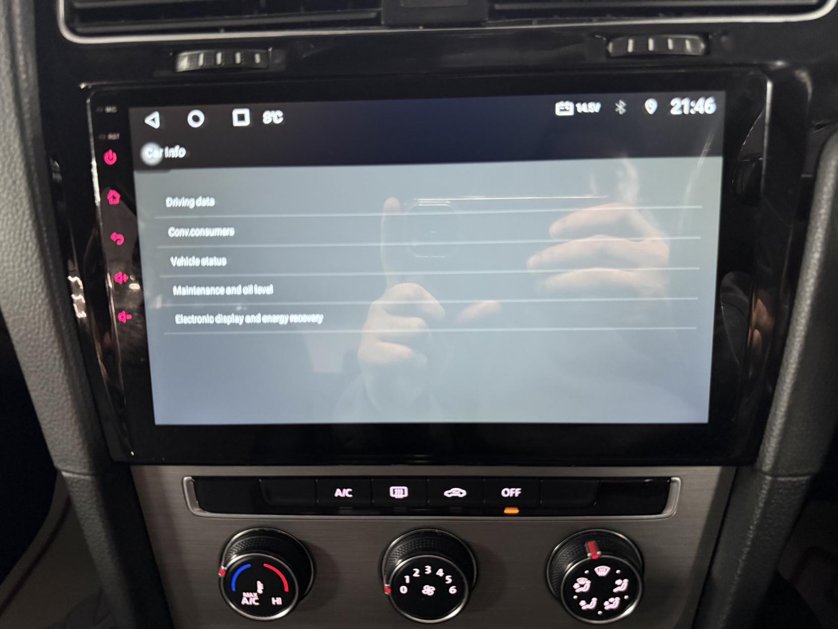 Volkswagen Golf 1.6 TDI BlueMotion Tech SE Hatchback 5dr Diesel DSG Euro 5 (s/s) (105 ps)