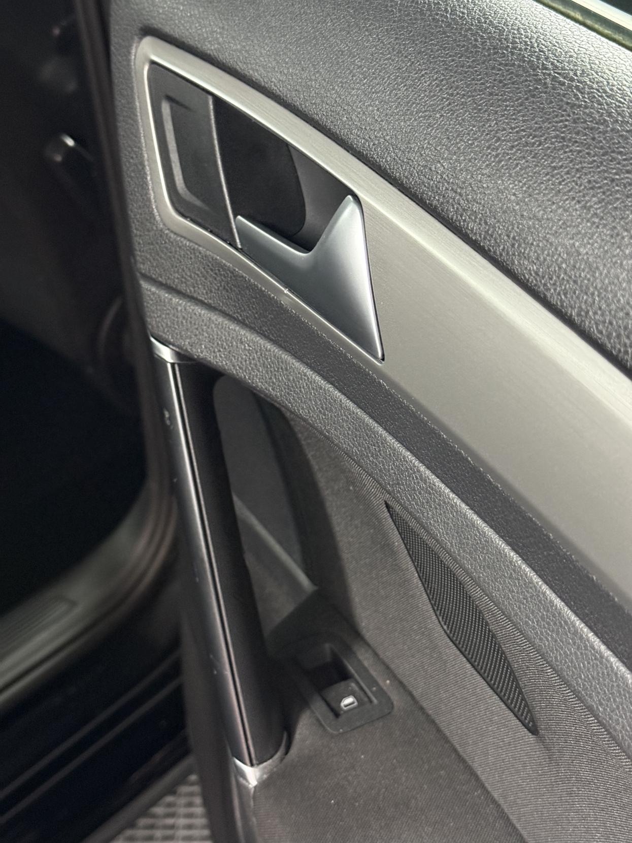 Volkswagen Golf 1.6 TDI BlueMotion Tech SE Hatchback 5dr Diesel DSG Euro 5 (s/s) (105 ps)