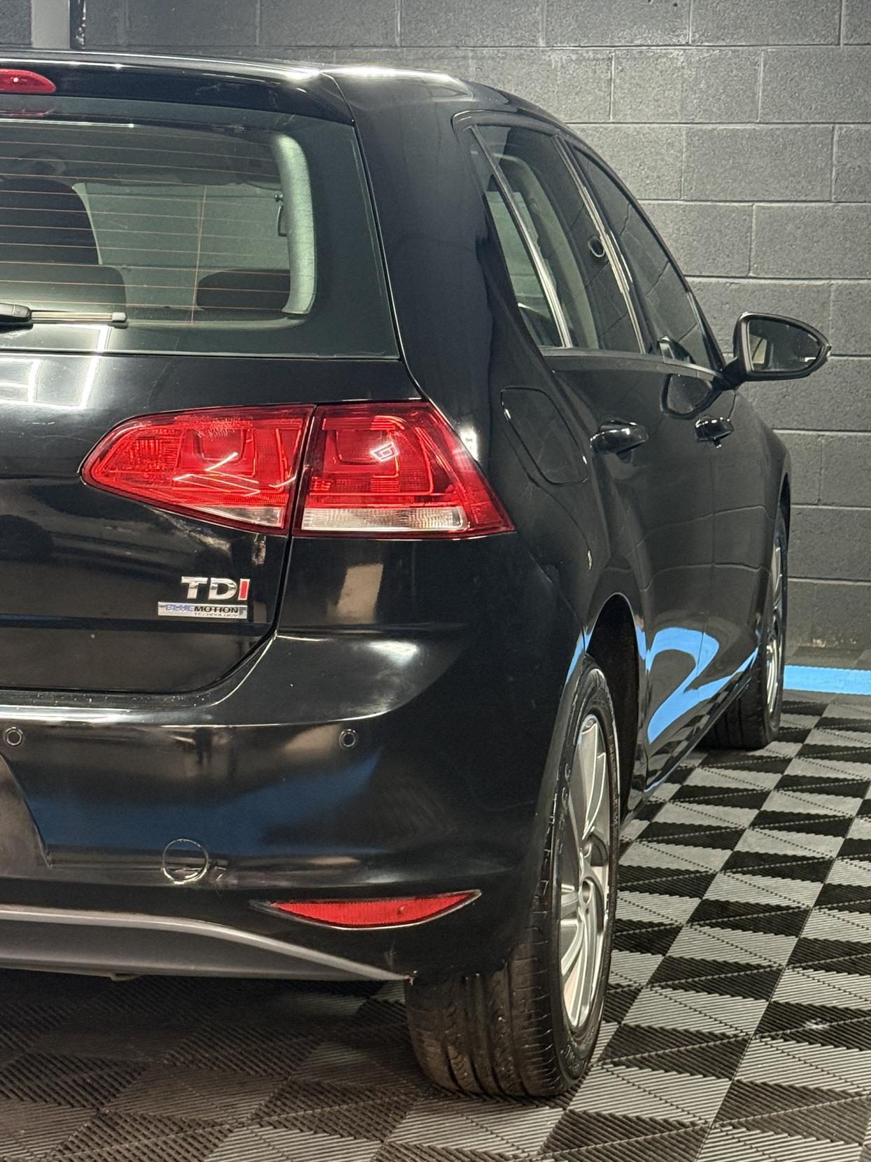 Volkswagen Golf 1.6 TDI BlueMotion Tech SE Hatchback 5dr Diesel DSG Euro 5 (s/s) (105 ps)