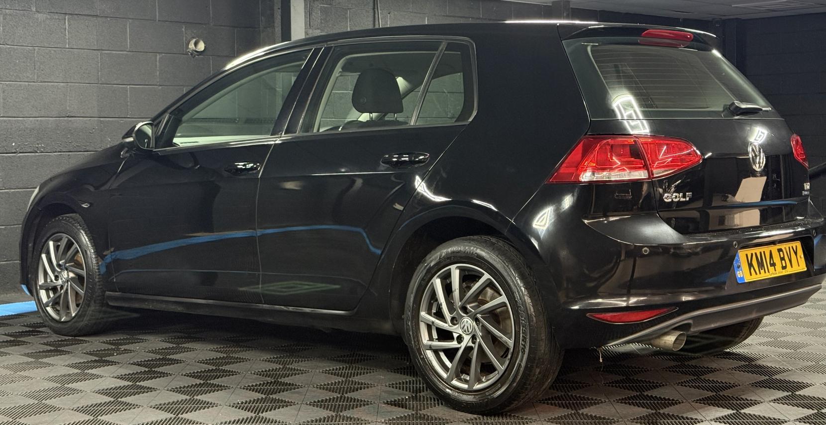 Volkswagen Golf 1.6 TDI BlueMotion Tech SE Hatchback 5dr Diesel DSG Euro 5 (s/s) (105 ps)