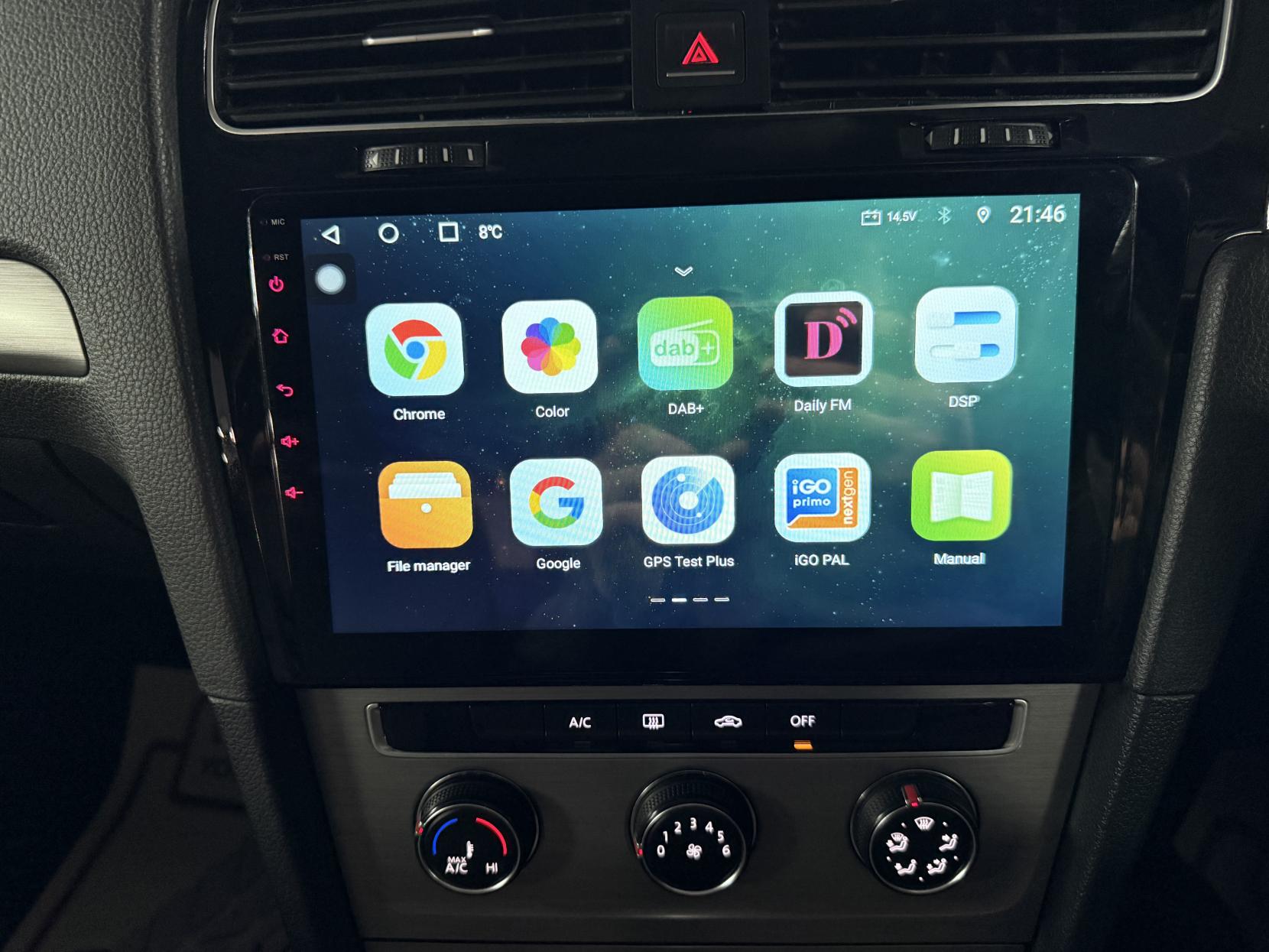 Volkswagen Golf 1.6 TDI BlueMotion Tech SE Hatchback 5dr Diesel DSG Euro 5 (s/s) (105 ps)