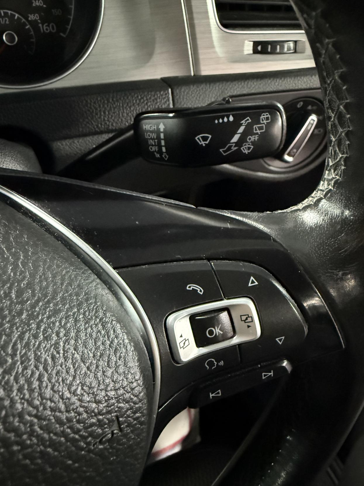 Volkswagen Golf 1.6 TDI BlueMotion Tech SE Hatchback 5dr Diesel DSG Euro 5 (s/s) (105 ps)