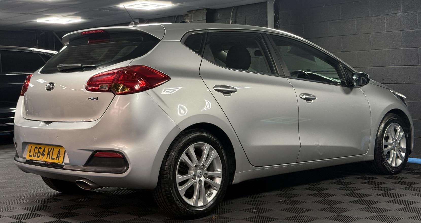 Kia Ceed 1.6 CRDi 2 Hatchback 5dr Diesel Auto Euro 5 (126 bhp)