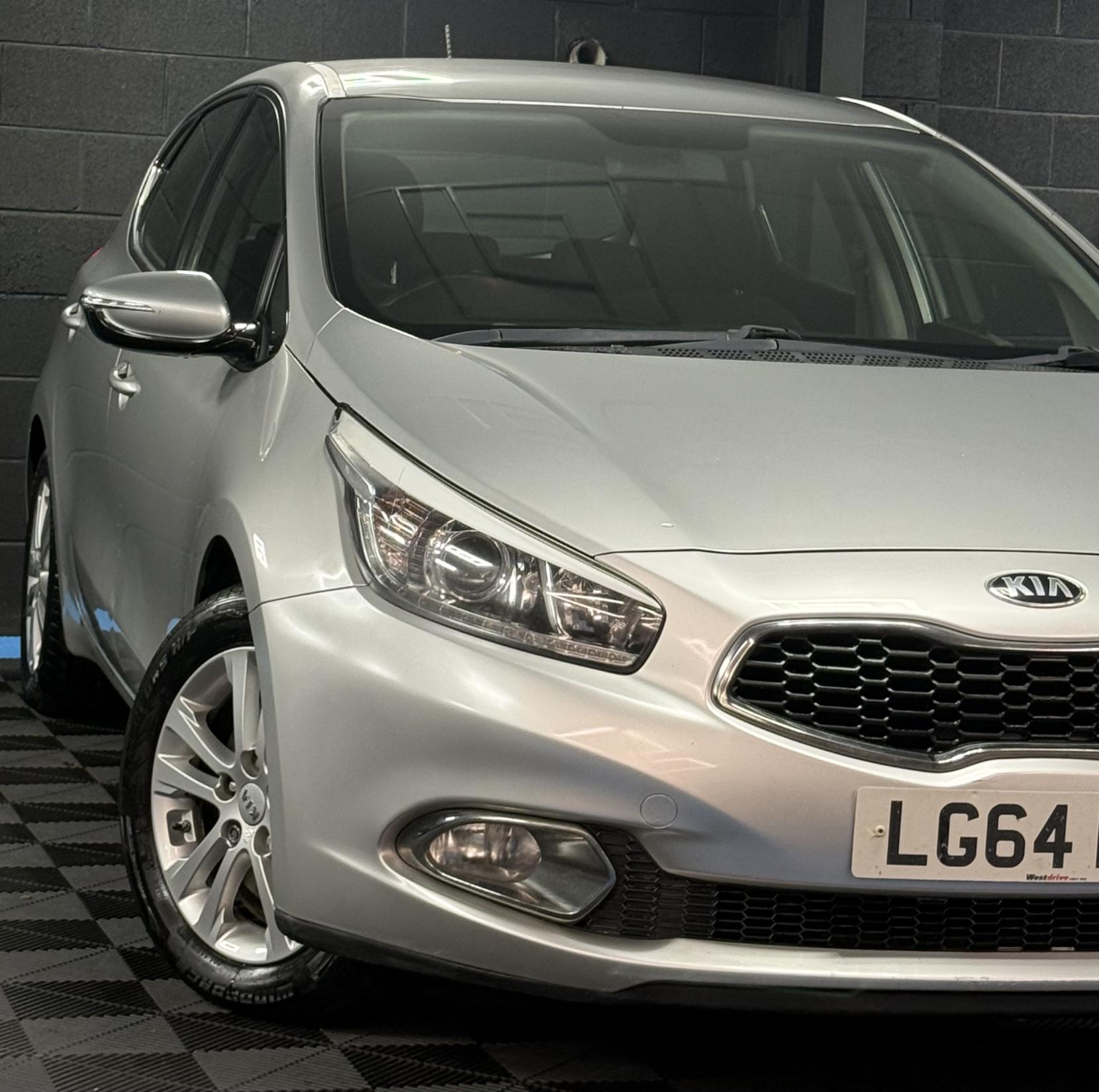 Kia Ceed 1.6 CRDi 2 Hatchback 5dr Diesel Auto Euro 5 (126 bhp)