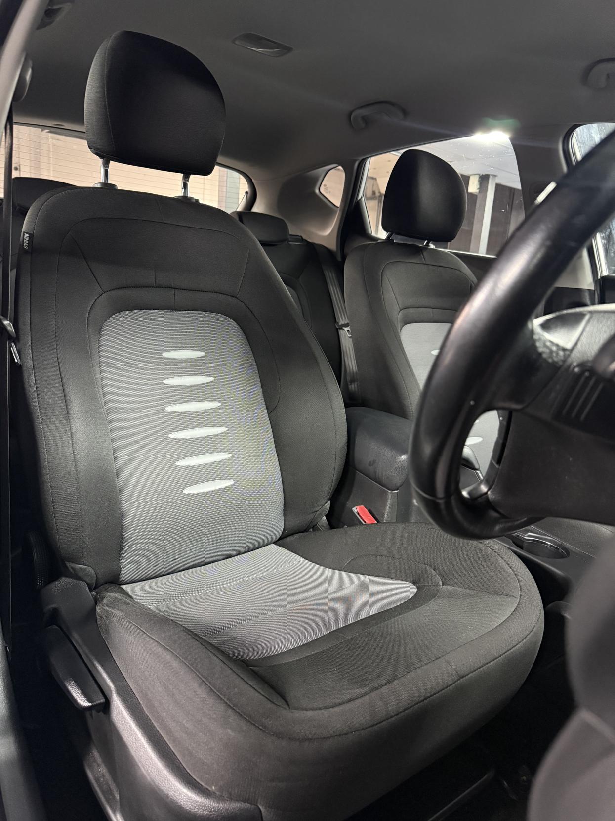 Kia Ceed 1.6 CRDi 2 Hatchback 5dr Diesel Auto Euro 5 (126 bhp)