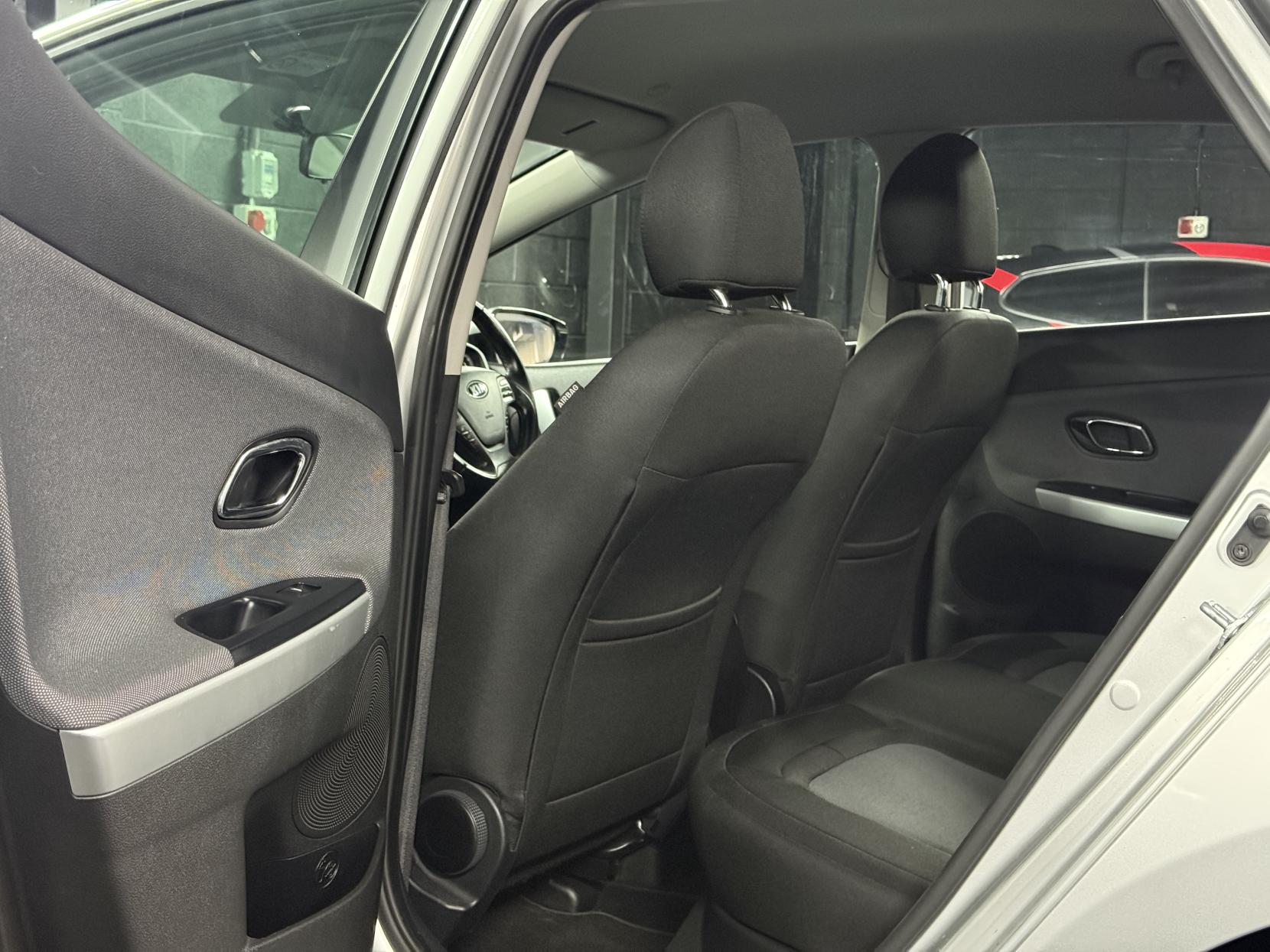 Kia Ceed 1.6 CRDi 2 Hatchback 5dr Diesel Auto Euro 5 (126 bhp)