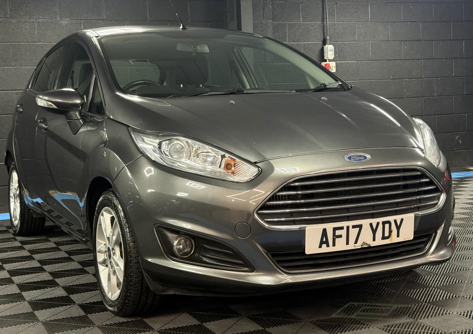 Ford Fiesta 1.0T EcoBoost Zetec Hatchback 5dr Petrol Powershift Euro 6 (100 ps)