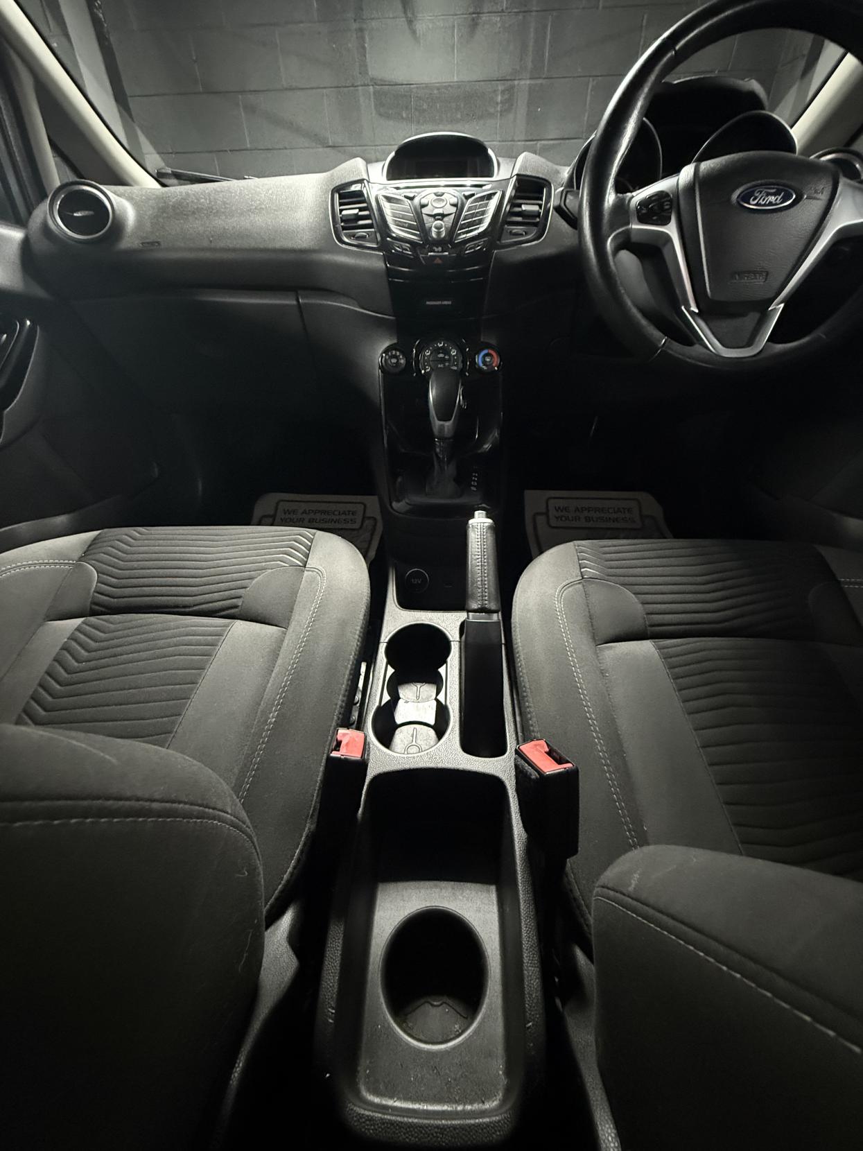 Ford Fiesta 1.0T EcoBoost Zetec Hatchback 5dr Petrol Powershift Euro 6 (100 ps)