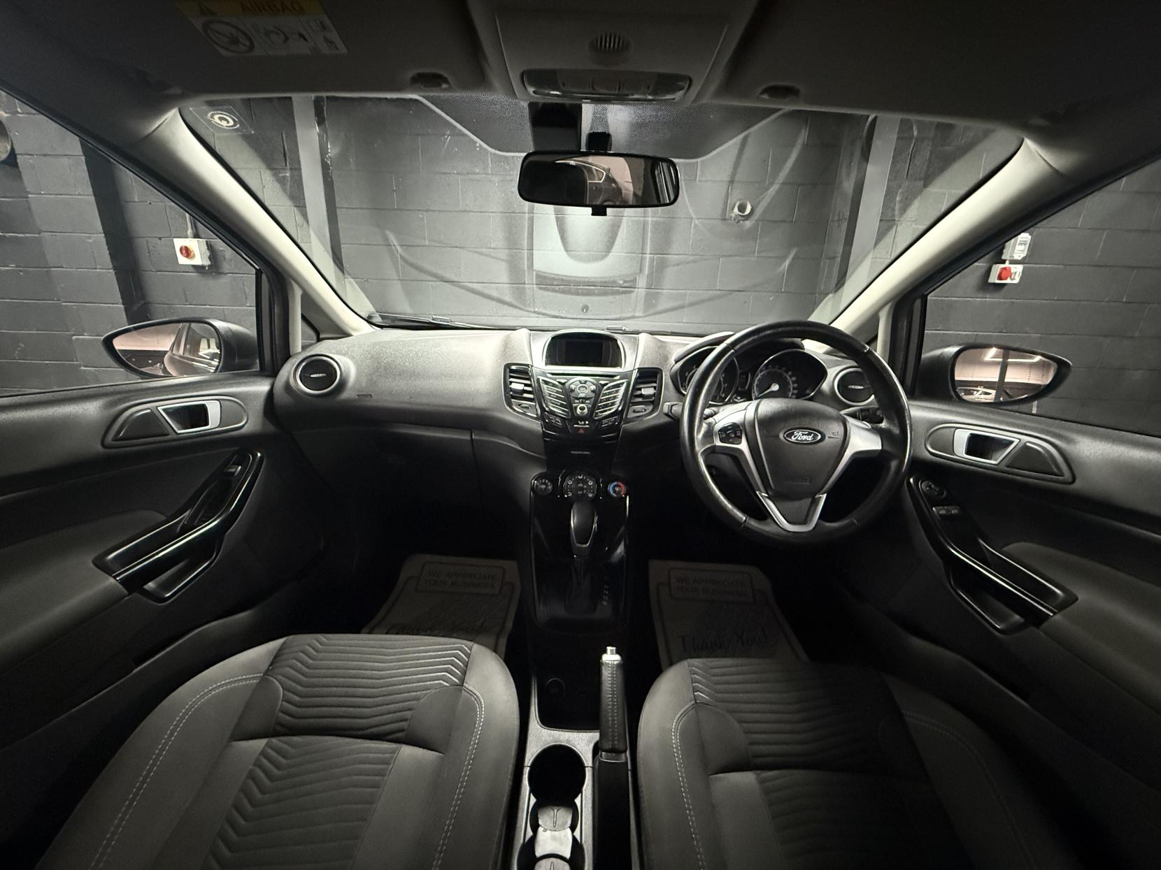 Ford Fiesta 1.0T EcoBoost Zetec Hatchback 5dr Petrol Powershift Euro 6 (100 ps)