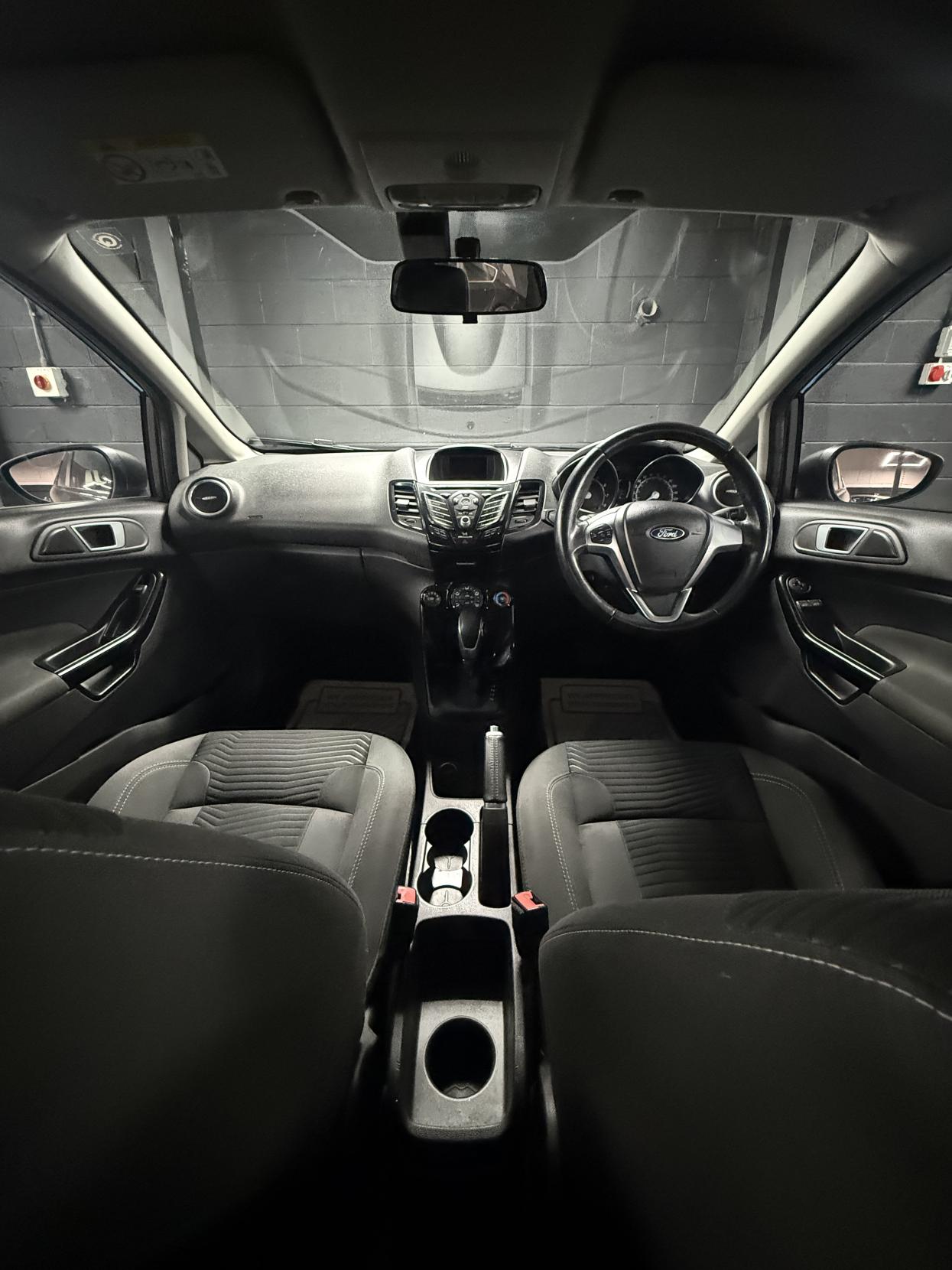 Ford Fiesta 1.0T EcoBoost Zetec Hatchback 5dr Petrol Powershift Euro 6 (100 ps)