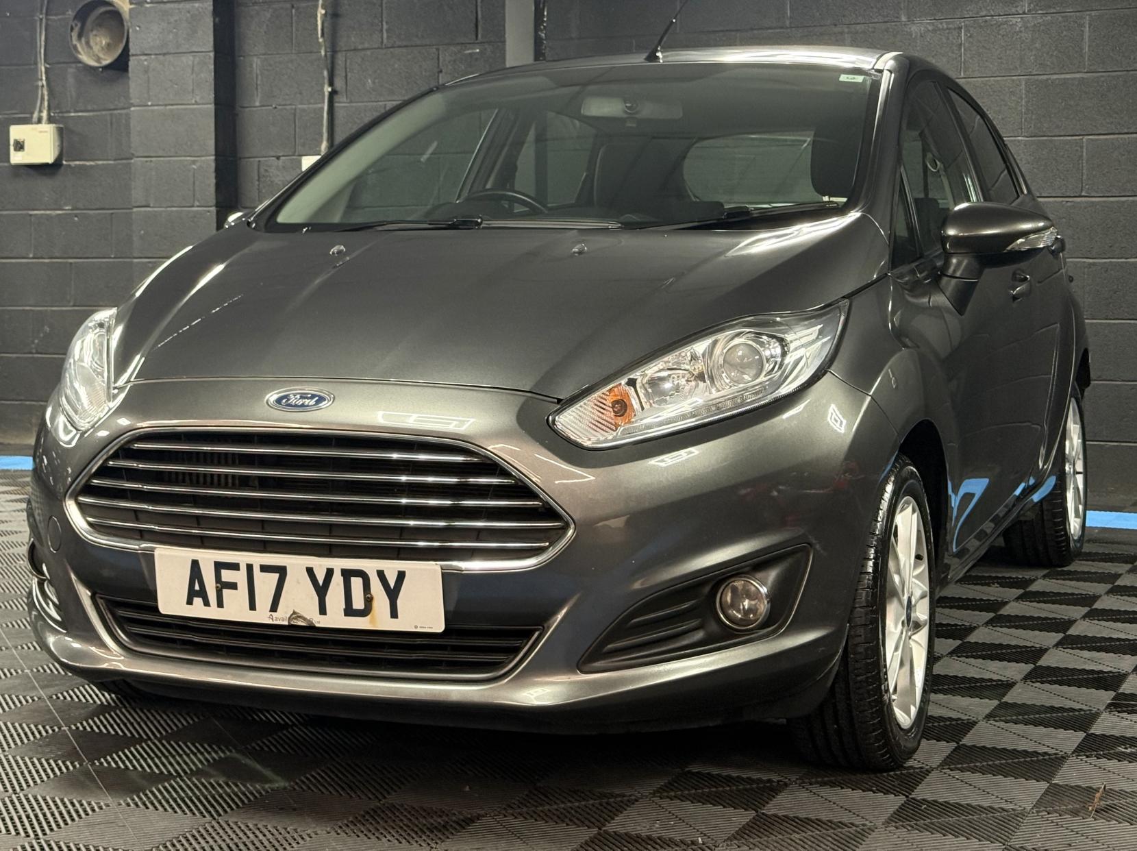 Ford Fiesta 1.0T EcoBoost Zetec Hatchback 5dr Petrol Powershift Euro 6 (100 ps)