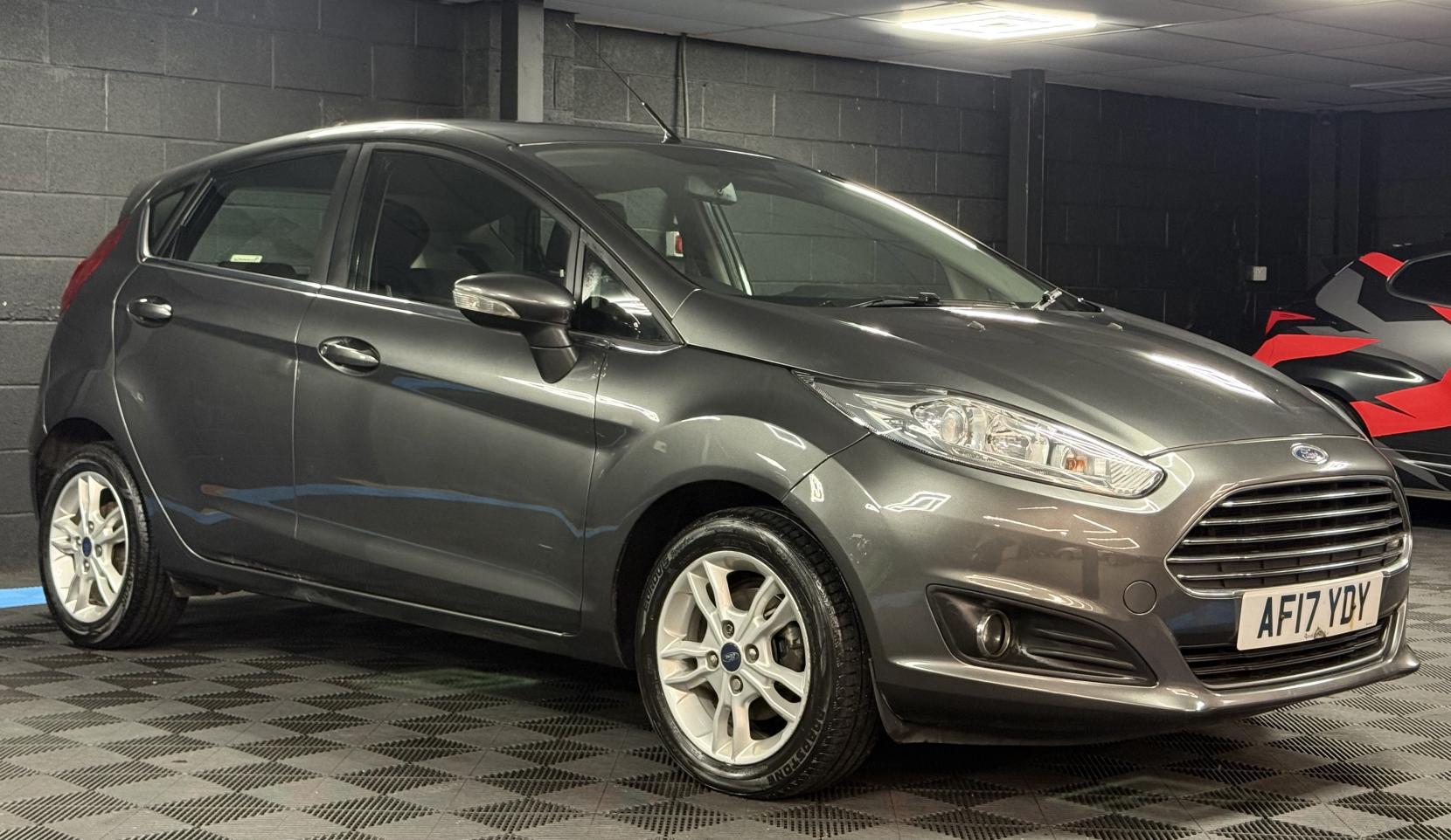 Ford Fiesta 1.0T EcoBoost Zetec Hatchback 5dr Petrol Powershift Euro 6 (100 ps)