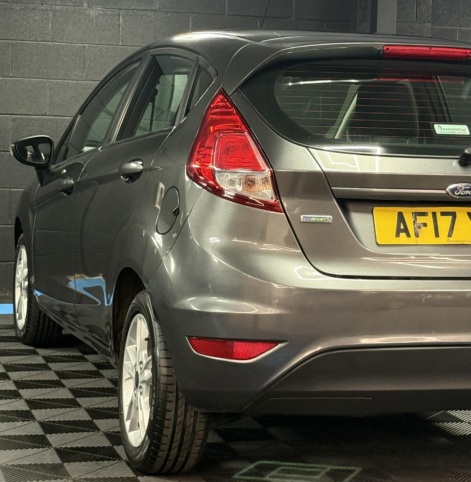 Ford Fiesta 1.0T EcoBoost Zetec Hatchback 5dr Petrol Powershift Euro 6 (100 ps)