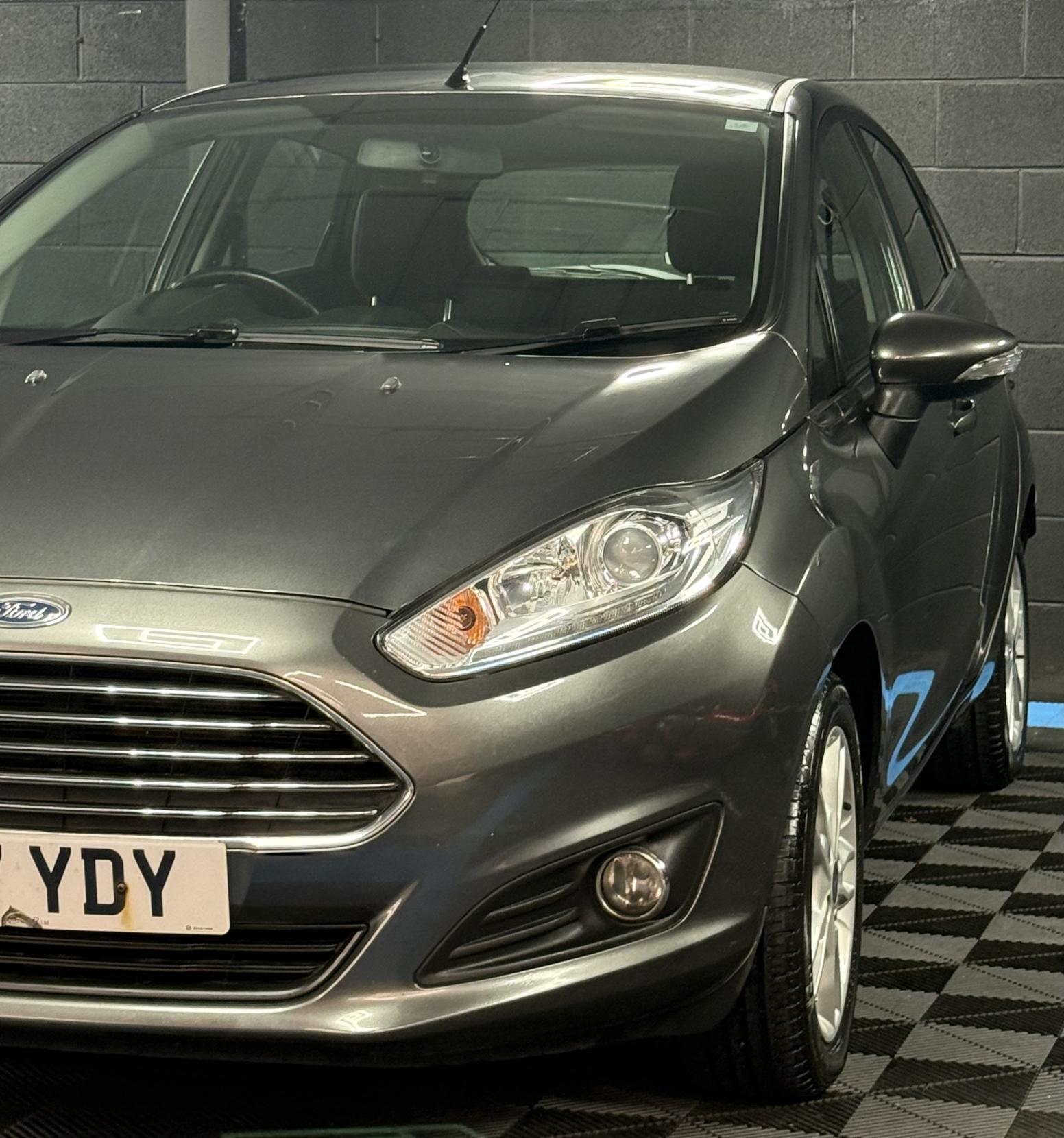Ford Fiesta 1.0T EcoBoost Zetec Hatchback 5dr Petrol Powershift Euro 6 (100 ps)
