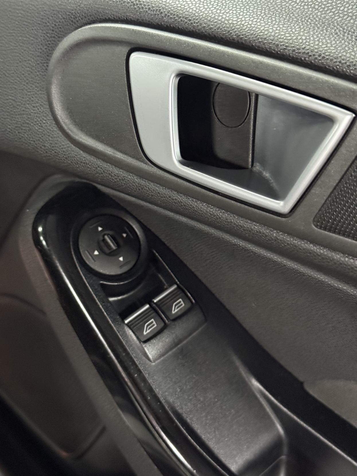 Ford Fiesta 1.0T EcoBoost Zetec Hatchback 5dr Petrol Powershift Euro 6 (100 ps)