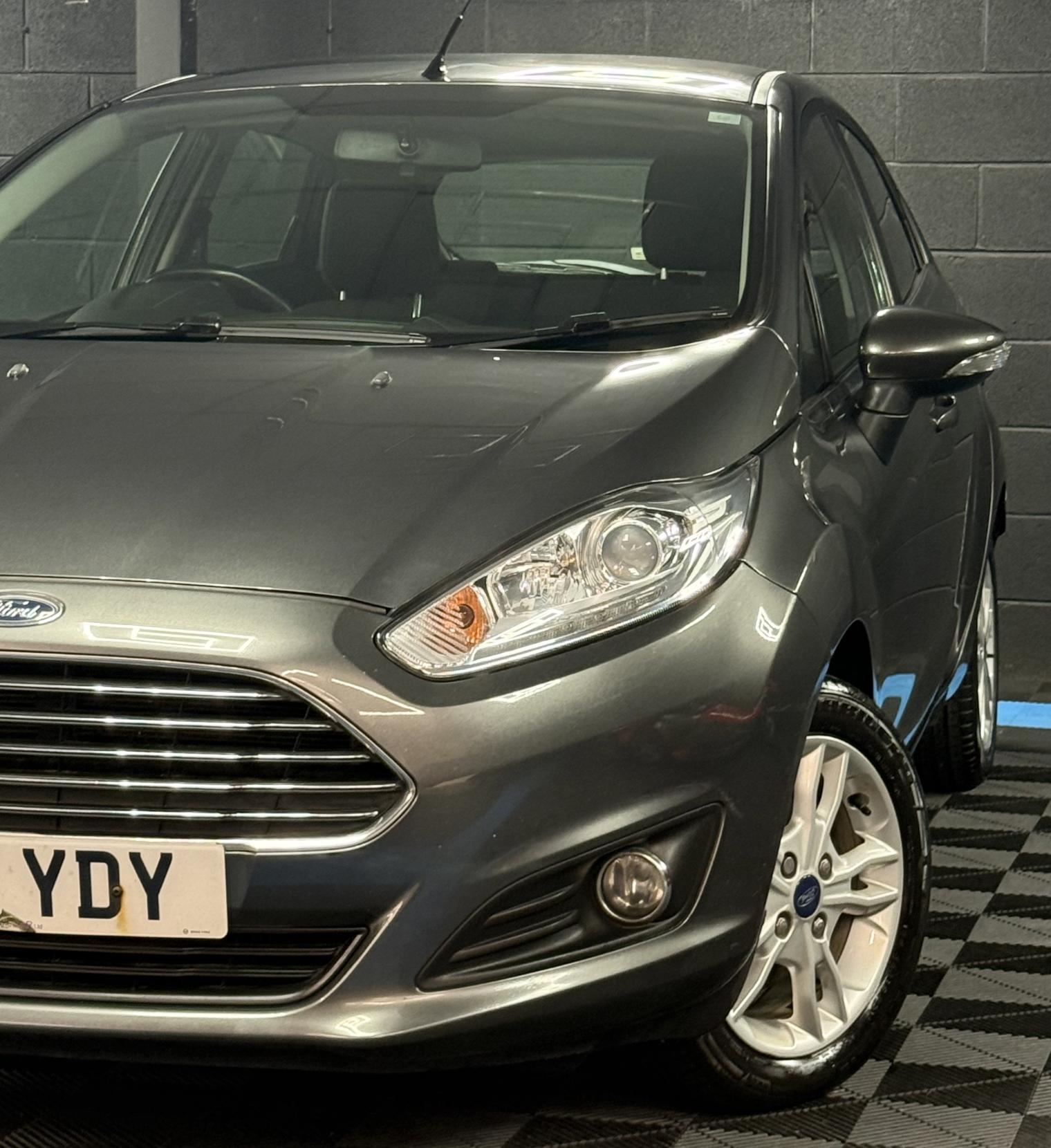 Ford Fiesta 1.0T EcoBoost Zetec Hatchback 5dr Petrol Powershift Euro 6 (100 ps)