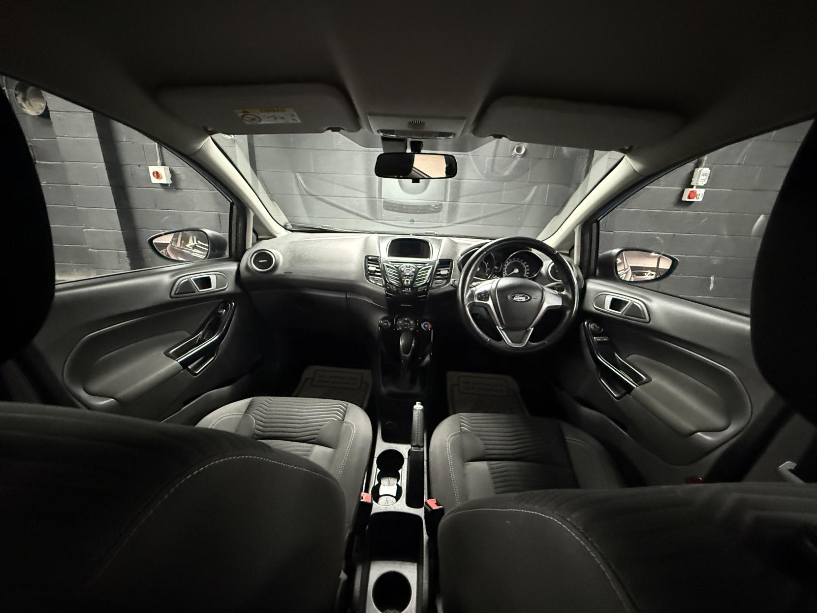 Ford Fiesta 1.0T EcoBoost Zetec Hatchback 5dr Petrol Powershift Euro 6 (100 ps)