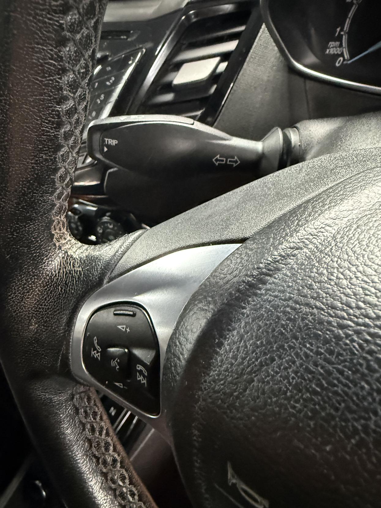 Ford Fiesta 1.0T EcoBoost Zetec Hatchback 5dr Petrol Powershift Euro 6 (100 ps)