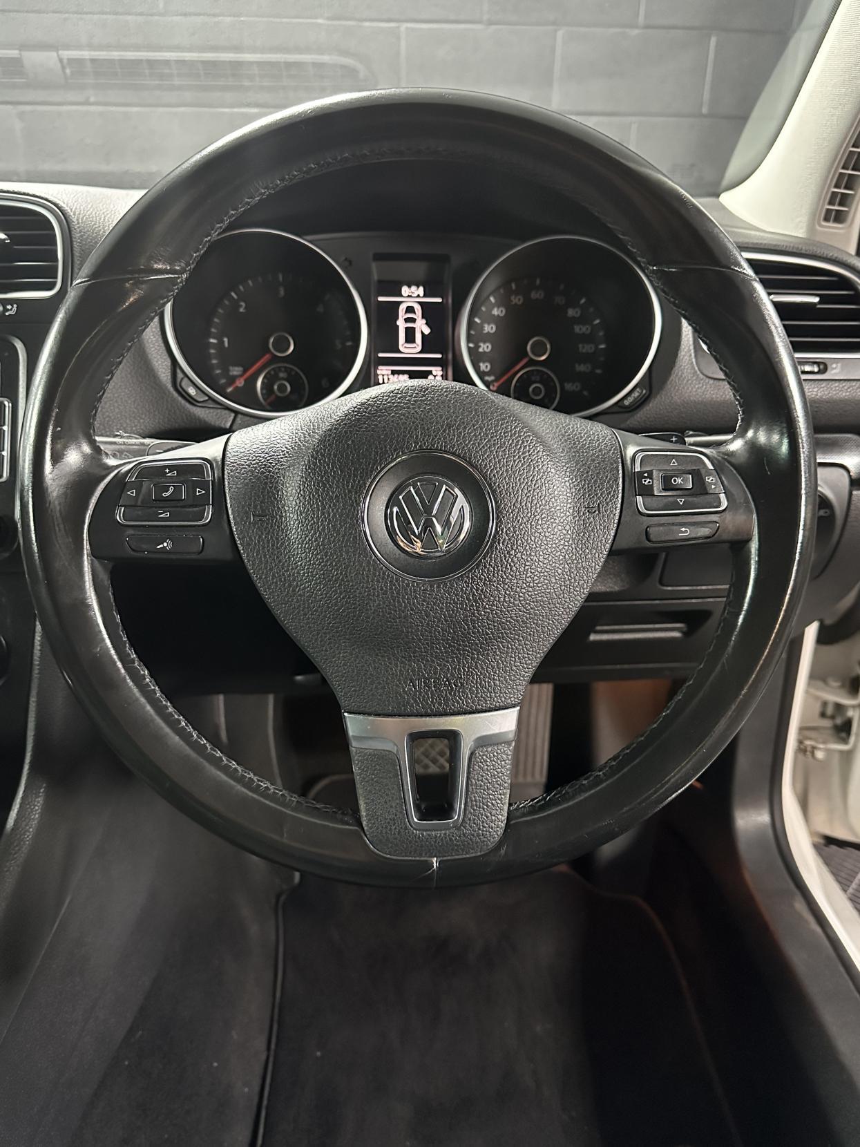 Volkswagen Golf 1.6 TDI Match Hatchback 5dr Diesel DSG Euro 5 (105 ps)
