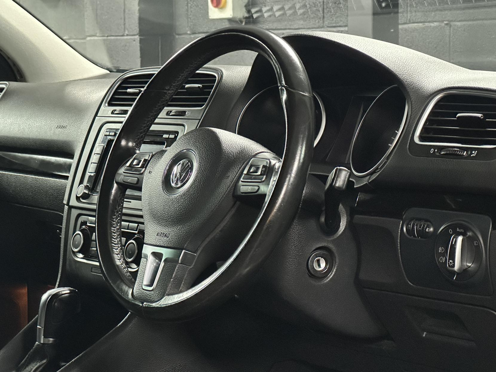 Volkswagen Golf 1.6 TDI Match Hatchback 5dr Diesel DSG Euro 5 (105 ps)