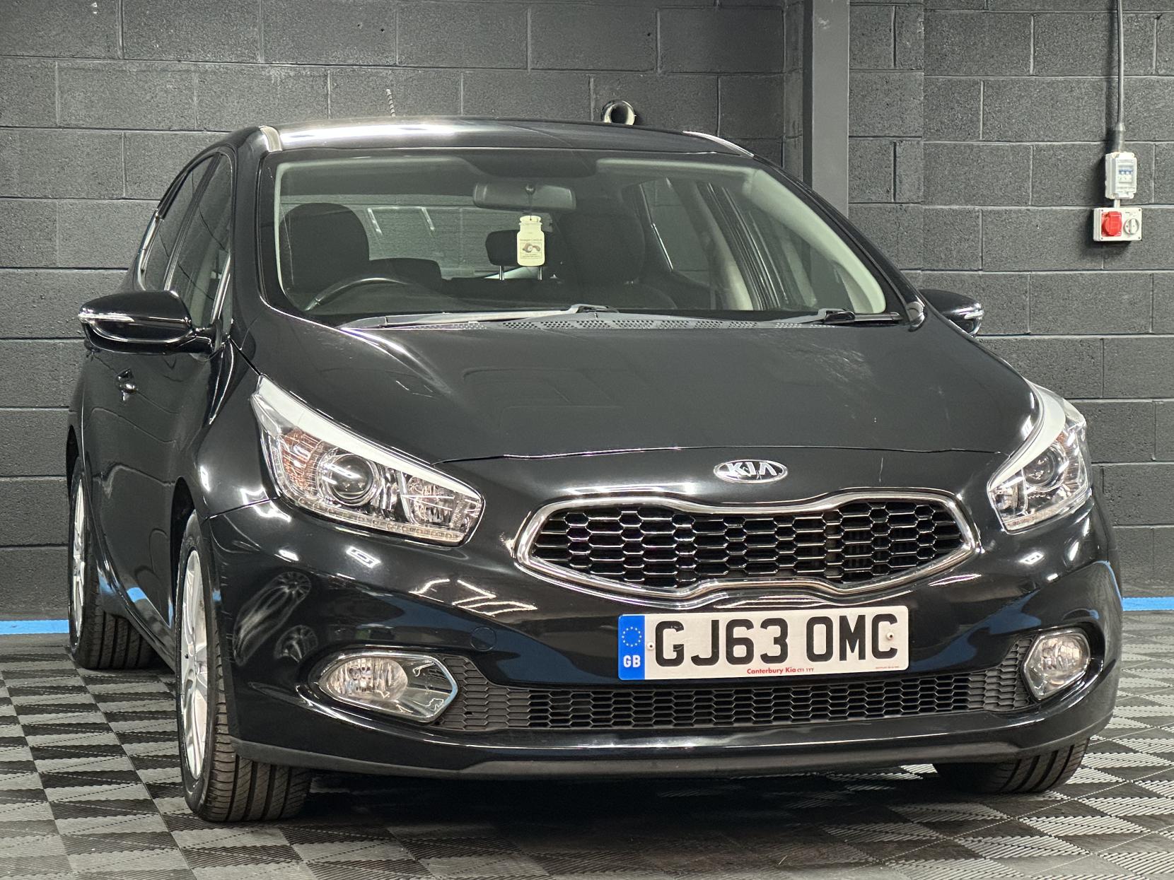 Kia Ceed 1.6 CRDi 2 Hatchback 5dr Diesel Auto Euro 5 (126 bhp)