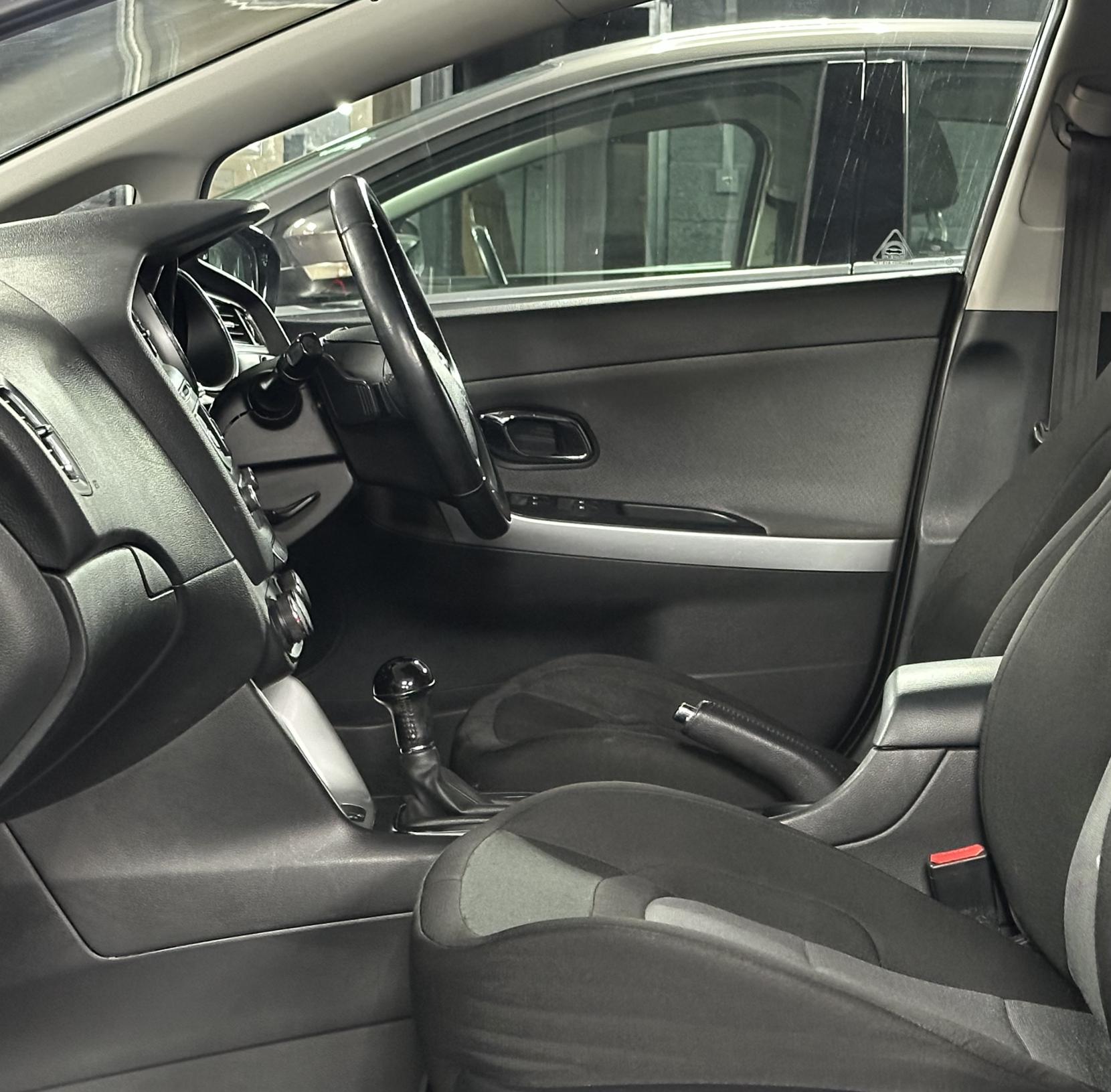 Kia Ceed 1.6 CRDi 2 Hatchback 5dr Diesel Auto Euro 5 (126 bhp)