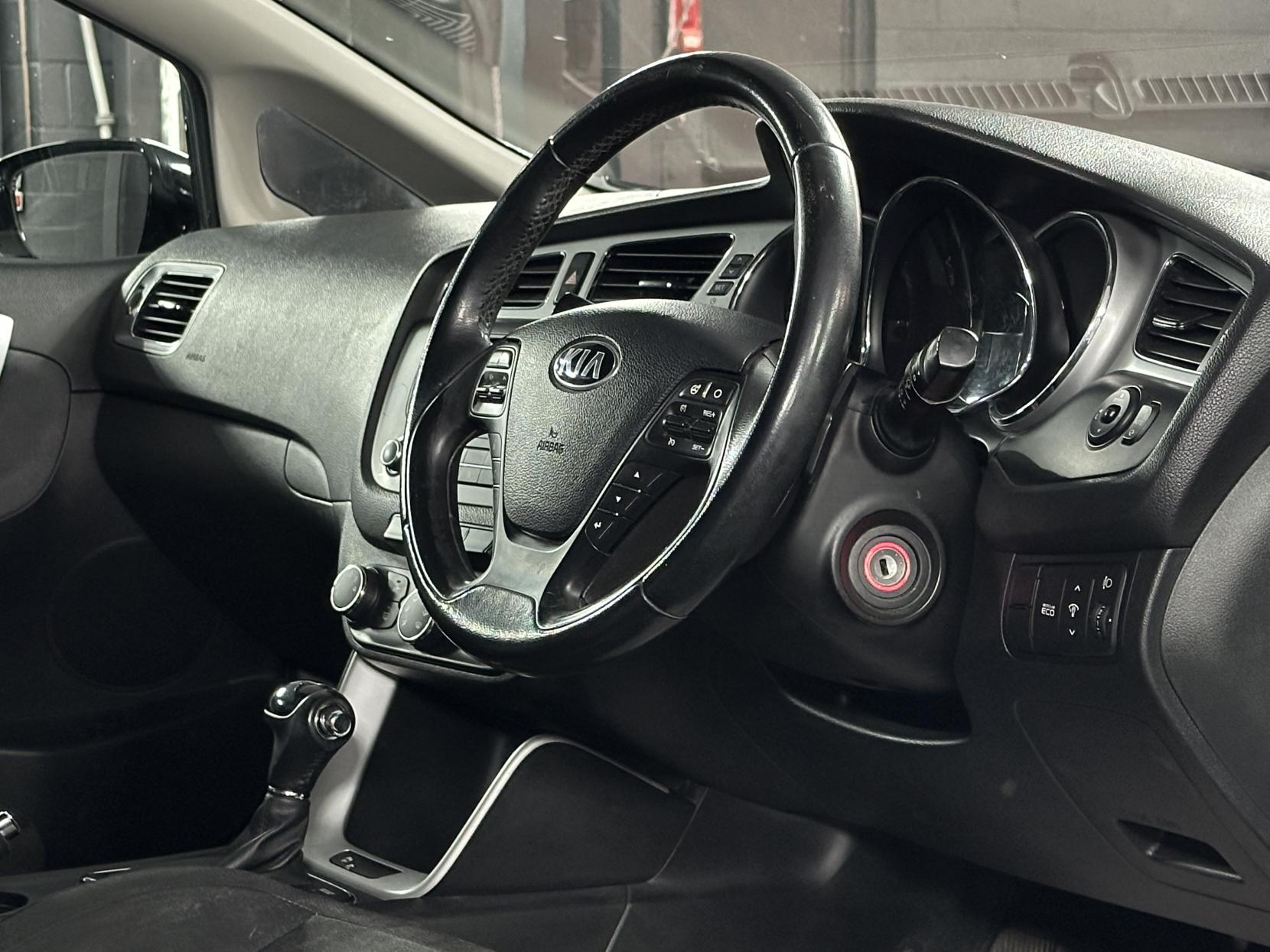 Kia Ceed 1.6 CRDi 2 Hatchback 5dr Diesel Auto Euro 5 (126 bhp)