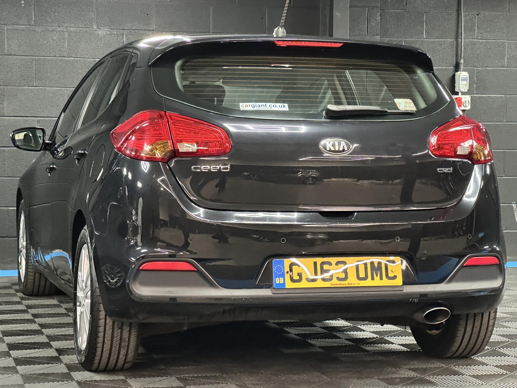 Kia Ceed 1.6 CRDi 2 Hatchback 5dr Diesel Auto Euro 5 (126 bhp)