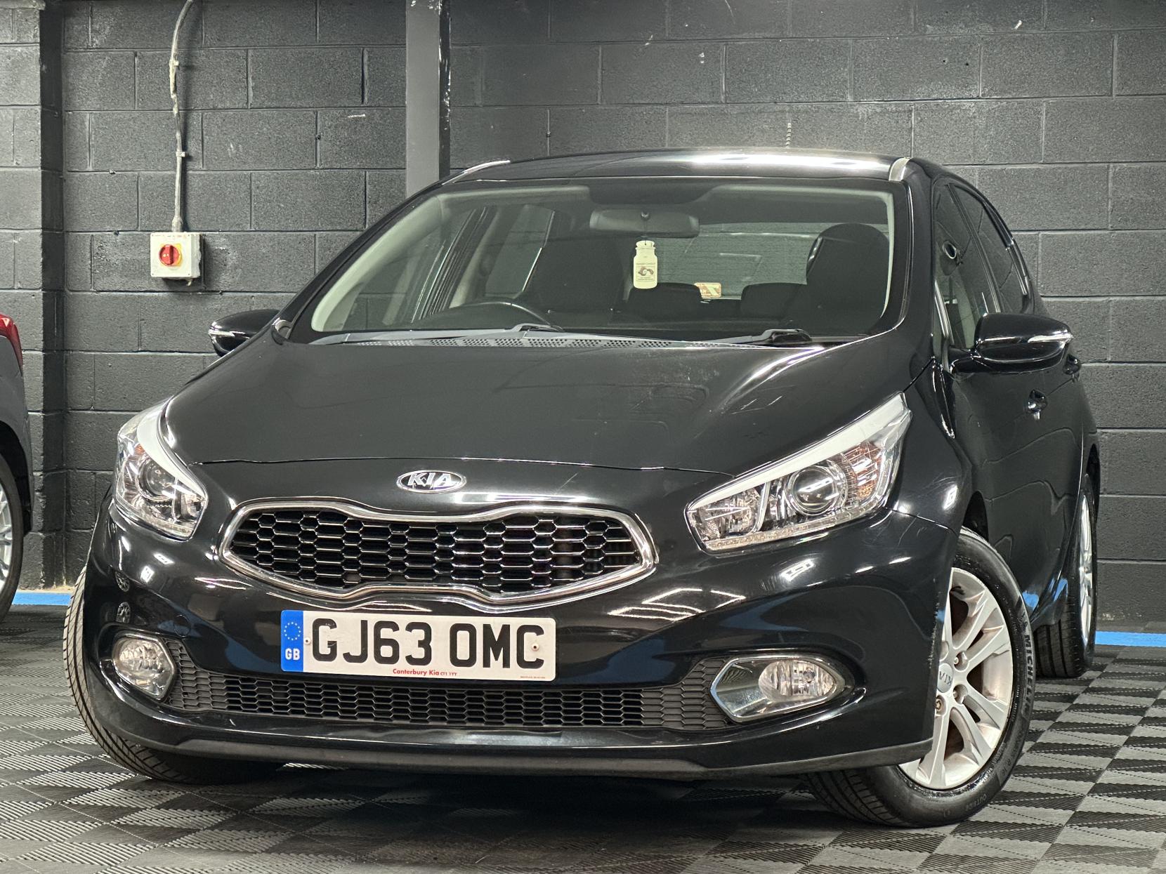 Kia Ceed 1.6 CRDi 2 Hatchback 5dr Diesel Auto Euro 5 (126 bhp)