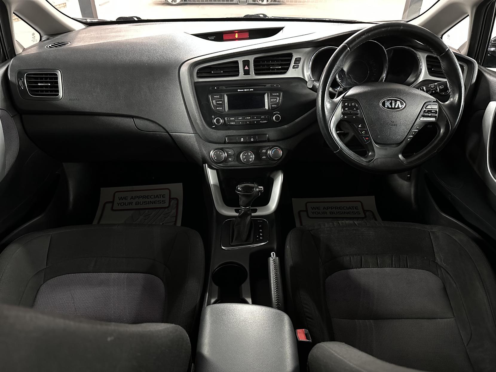 Kia Ceed 1.6 CRDi 2 Hatchback 5dr Diesel Auto Euro 5 (126 bhp)