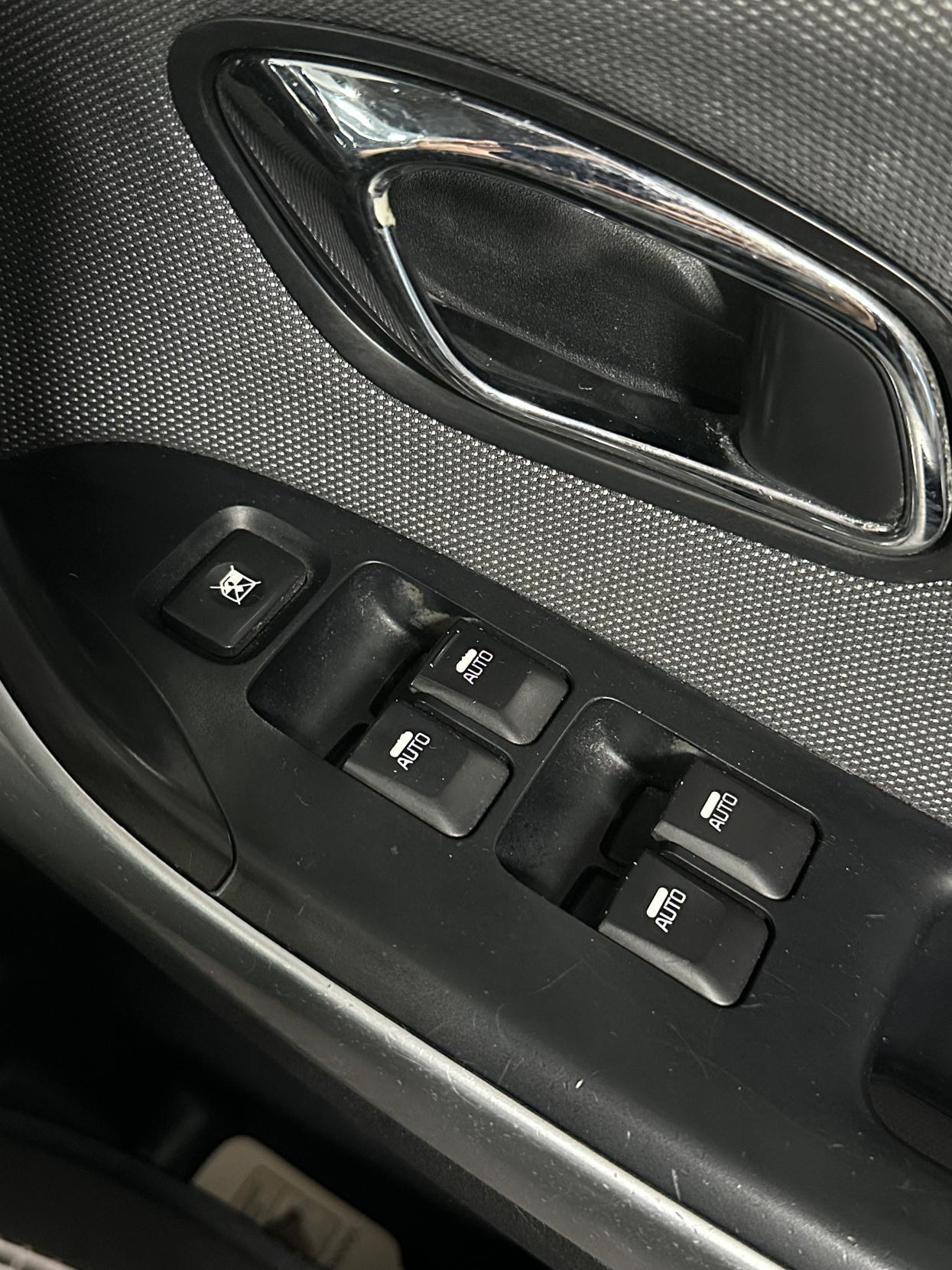 Kia Ceed 1.6 CRDi 2 Hatchback 5dr Diesel Auto Euro 5 (126 bhp)