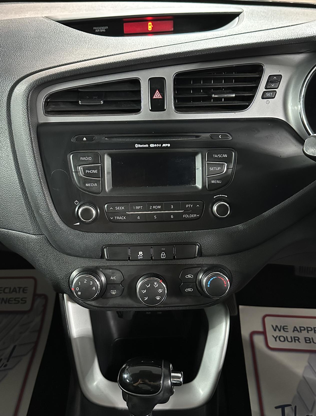 Kia Ceed 1.6 CRDi 2 Hatchback 5dr Diesel Auto Euro 5 (126 bhp)