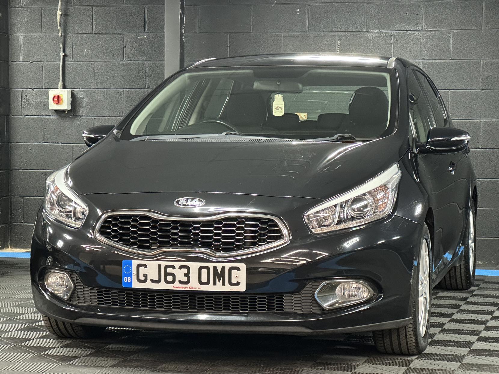 Kia Ceed 1.6 CRDi 2 Hatchback 5dr Diesel Auto Euro 5 (126 bhp)