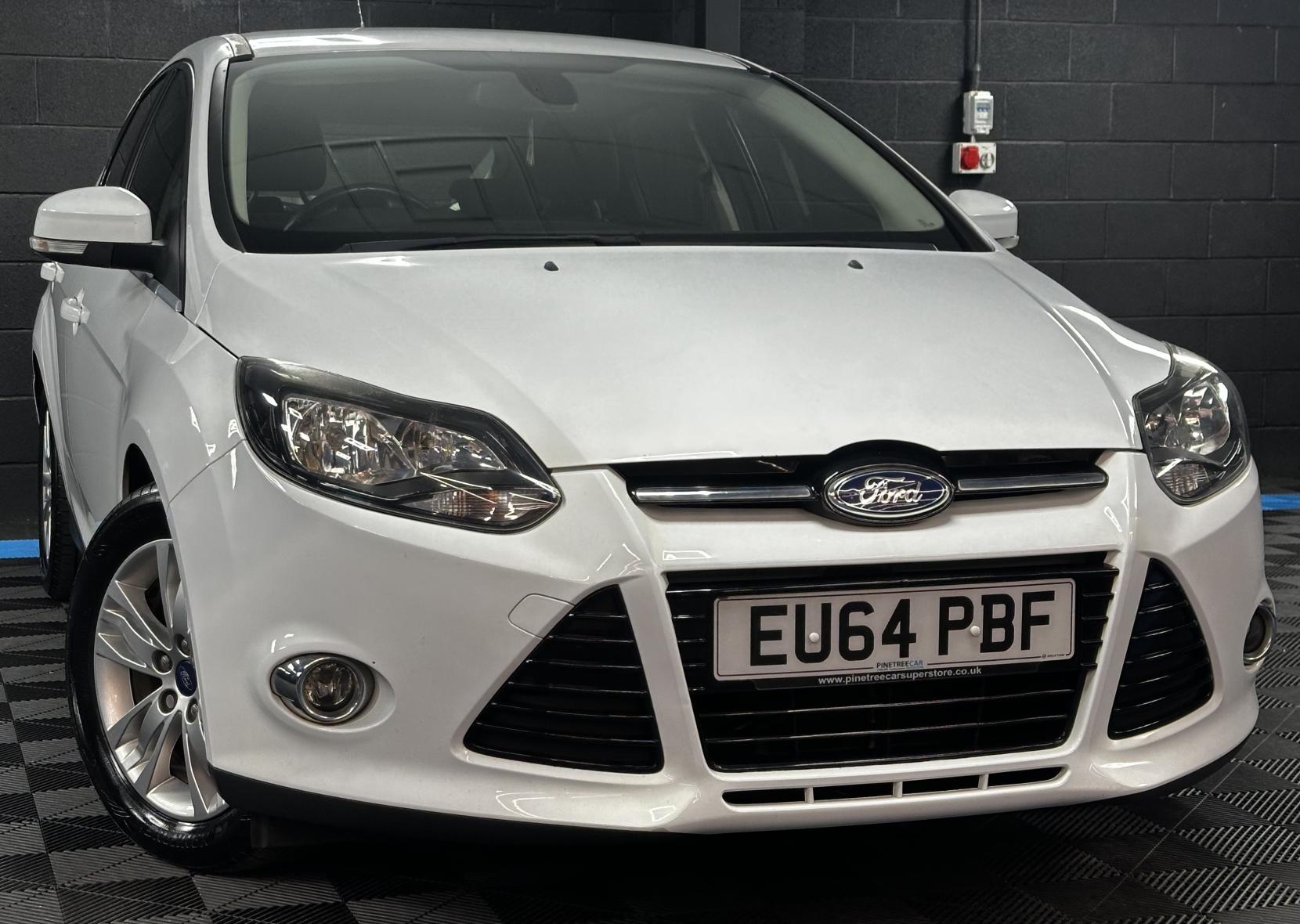 Ford Focus 1.6 Titanium Navigator Hatchback 5dr Petrol Powershift Euro 5 (125 ps)