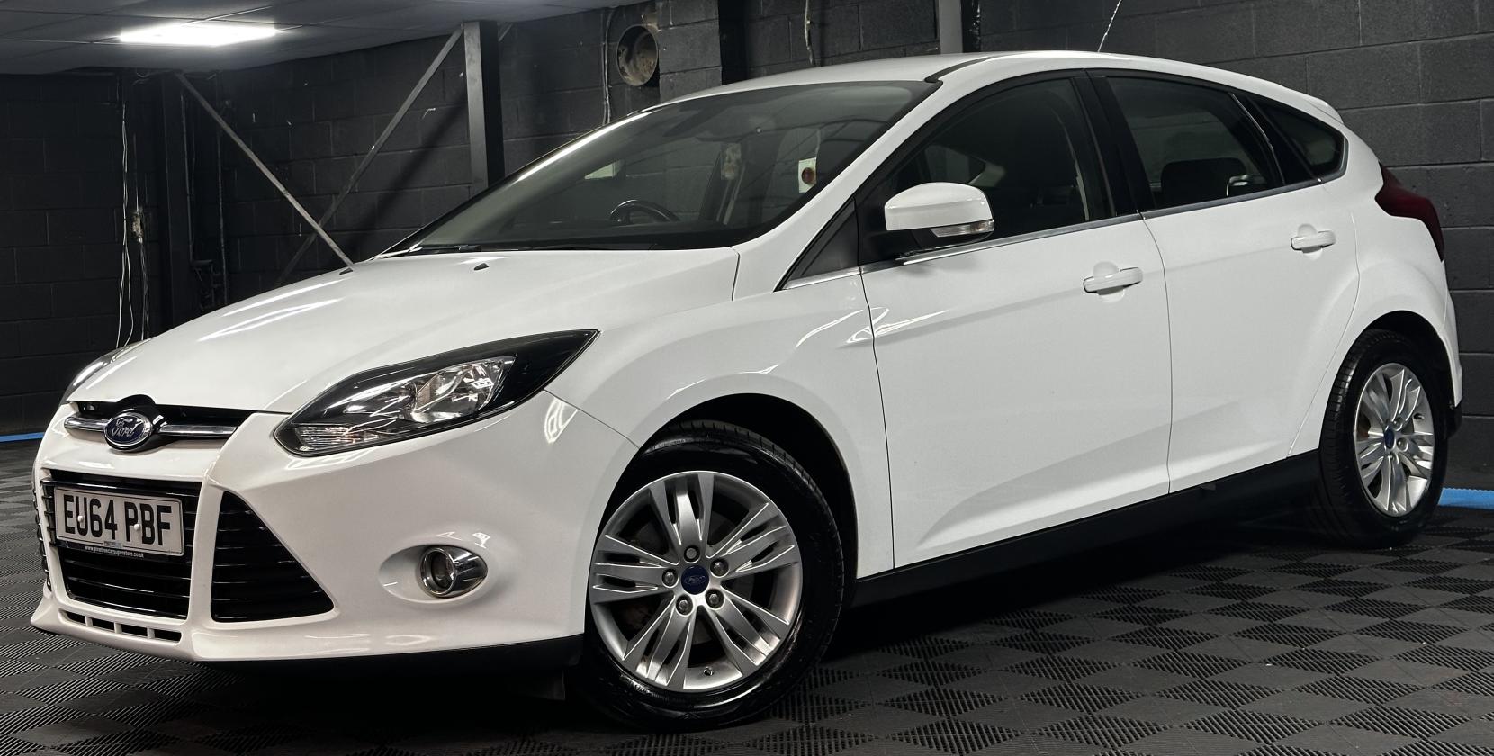 Ford Focus 1.6 Titanium Navigator Hatchback 5dr Petrol Powershift Euro 5 (125 ps)