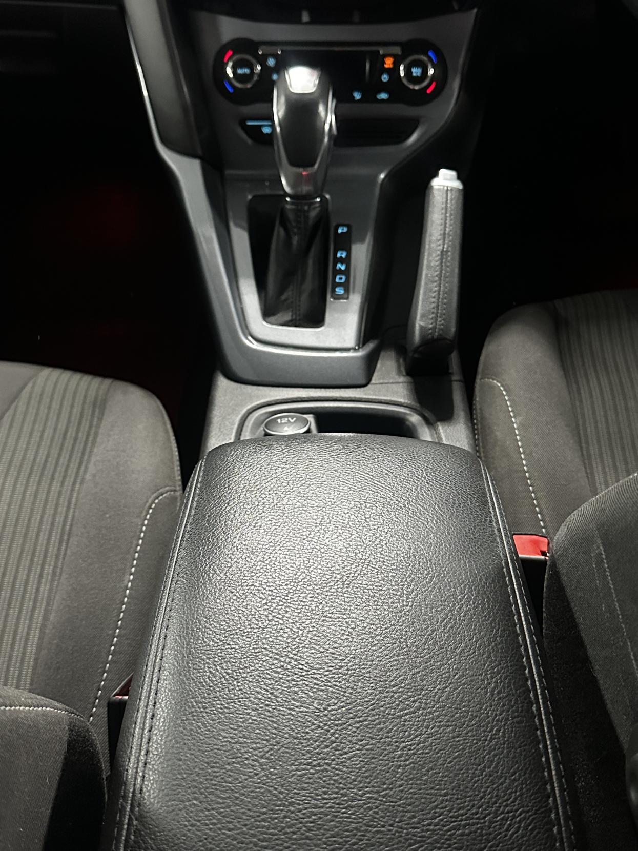Ford Focus 1.6 Titanium Navigator Hatchback 5dr Petrol Powershift Euro 5 (125 ps)