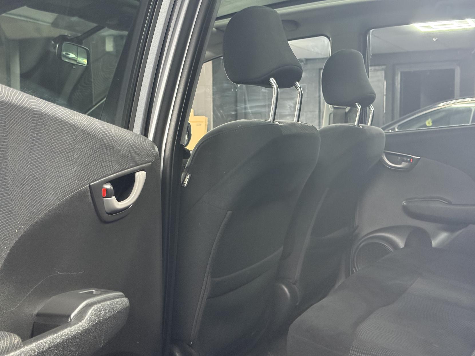 Honda Jazz 1.4 i-VTEC EX Hatchback 5dr Petrol i SHIFT Euro 4 (100 ps)