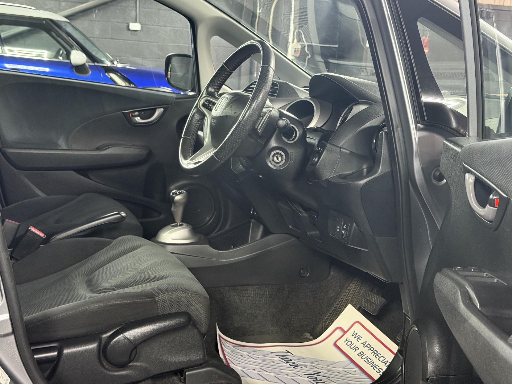 Honda Jazz 1.4 i-VTEC EX Hatchback 5dr Petrol i SHIFT Euro 4 (100 ps)