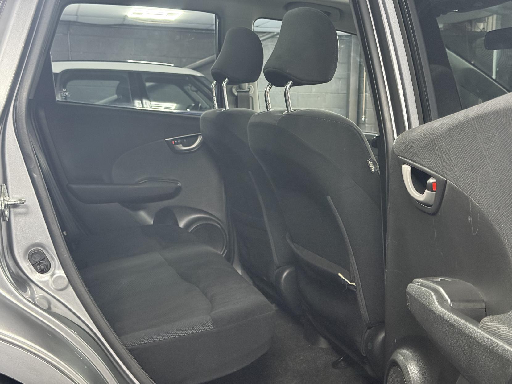 Honda Jazz 1.4 i-VTEC EX Hatchback 5dr Petrol i SHIFT Euro 4 (100 ps)