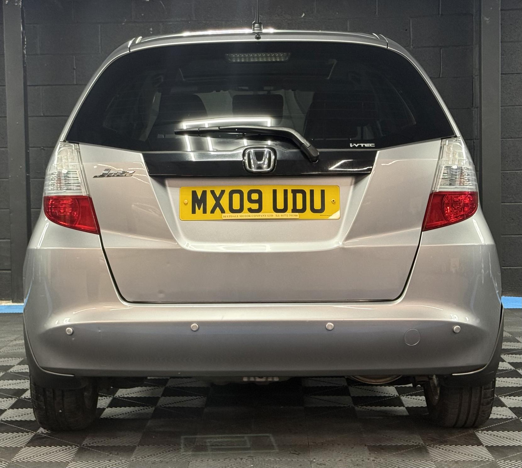 Honda Jazz 1.4 i-VTEC EX Hatchback 5dr Petrol i SHIFT Euro 4 (100 ps)