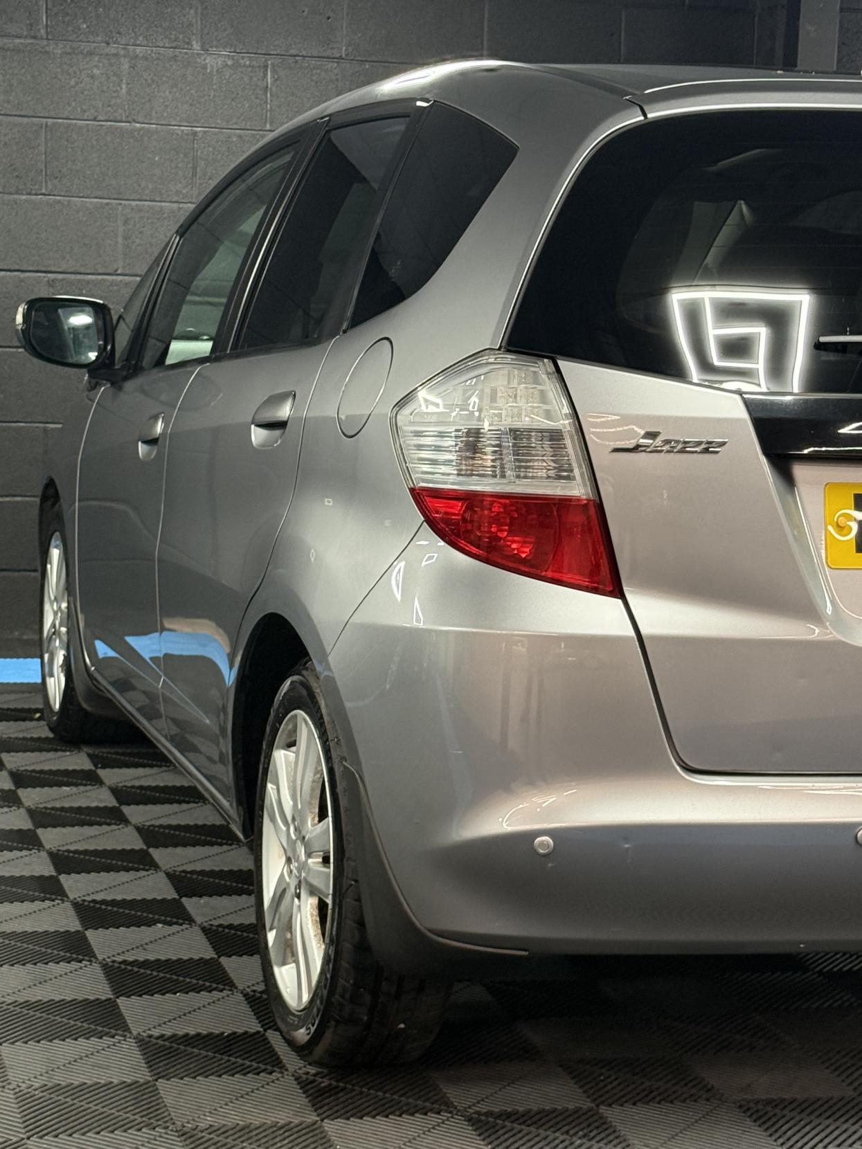 Honda Jazz 1.4 i-VTEC EX Hatchback 5dr Petrol i SHIFT Euro 4 (100 ps)