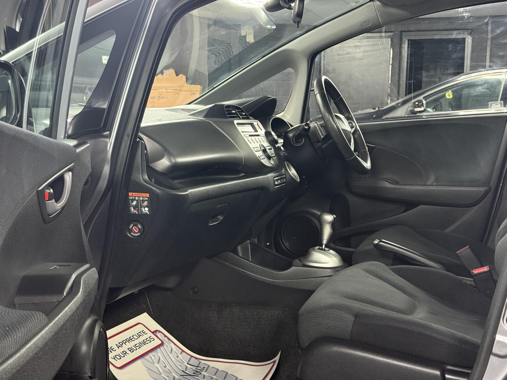 Honda Jazz 1.4 i-VTEC EX Hatchback 5dr Petrol i SHIFT Euro 4 (100 ps)