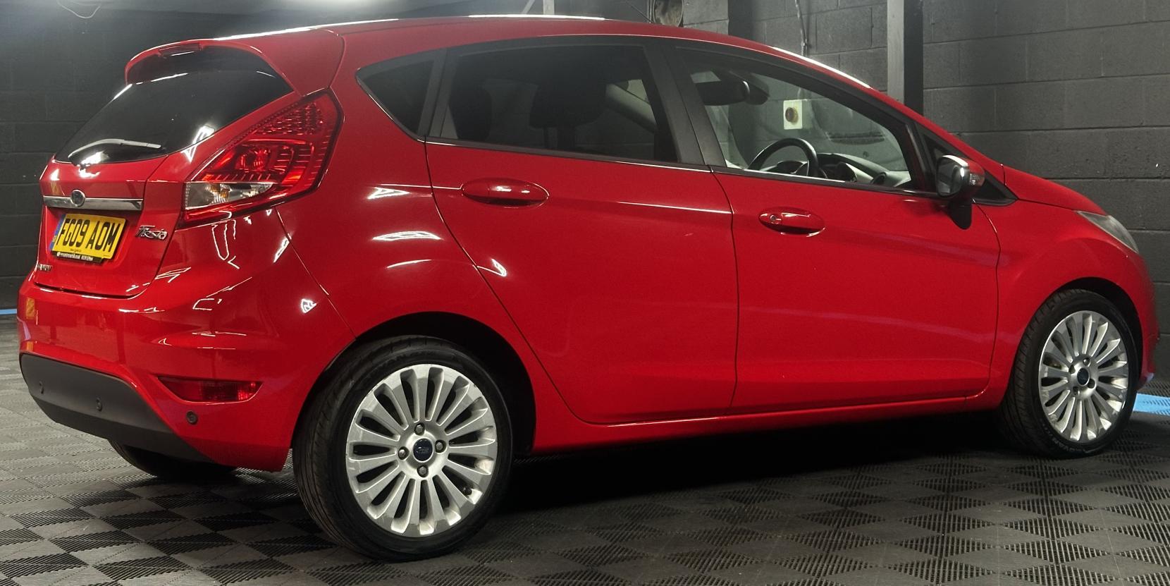 Ford Fiesta 1.4 Titanium Hatchback 5dr Petrol Automatic (154 g/km, 94 bhp)