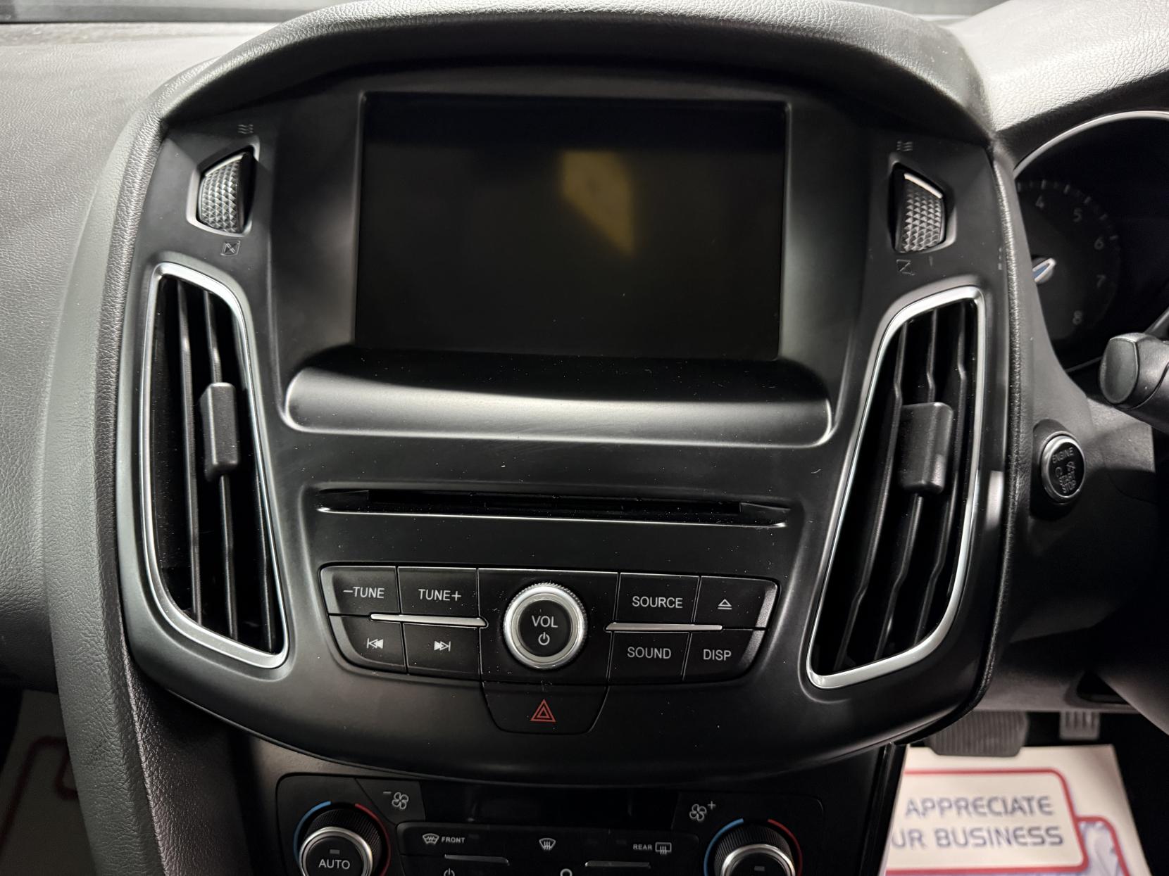 Ford Focus 1.6 Titanium Hatchback 5dr Petrol Powershift Euro 6 (125 ps)