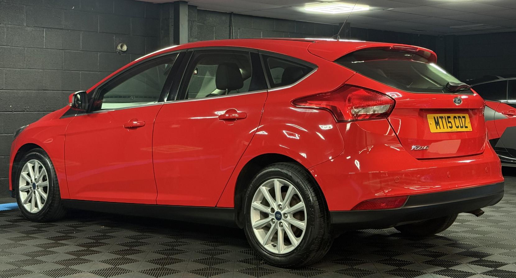 Ford Focus 1.6 Titanium Hatchback 5dr Petrol Powershift Euro 6 (125 ps)