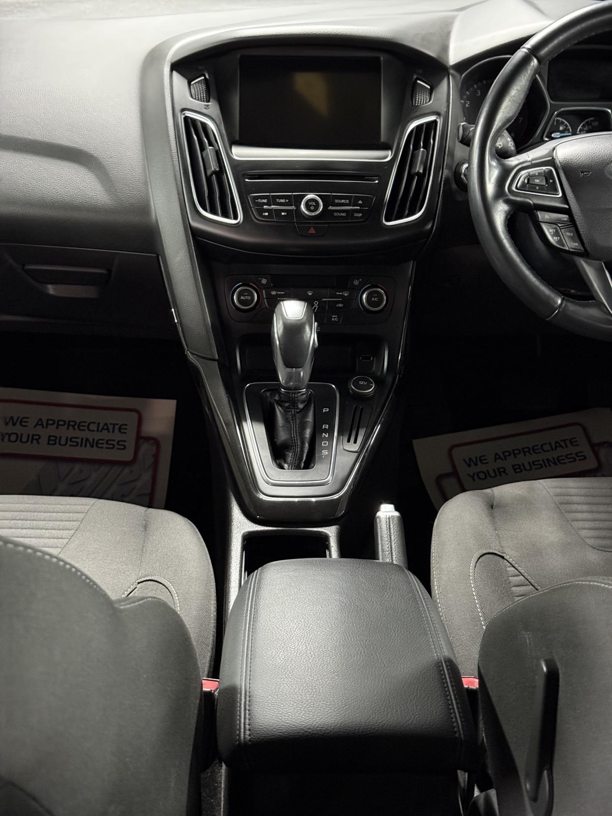 Ford Focus 1.6 Titanium Hatchback 5dr Petrol Powershift Euro 6 (125 ps)