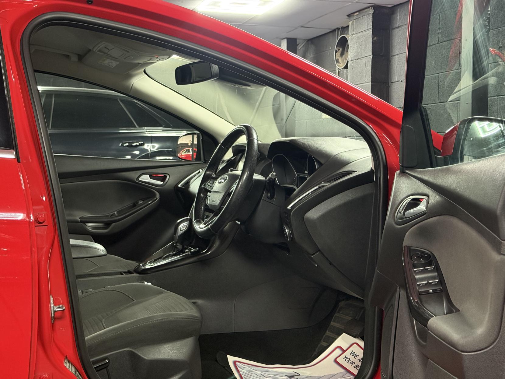 Ford Focus 1.6 Titanium Hatchback 5dr Petrol Powershift Euro 6 (125 ps)