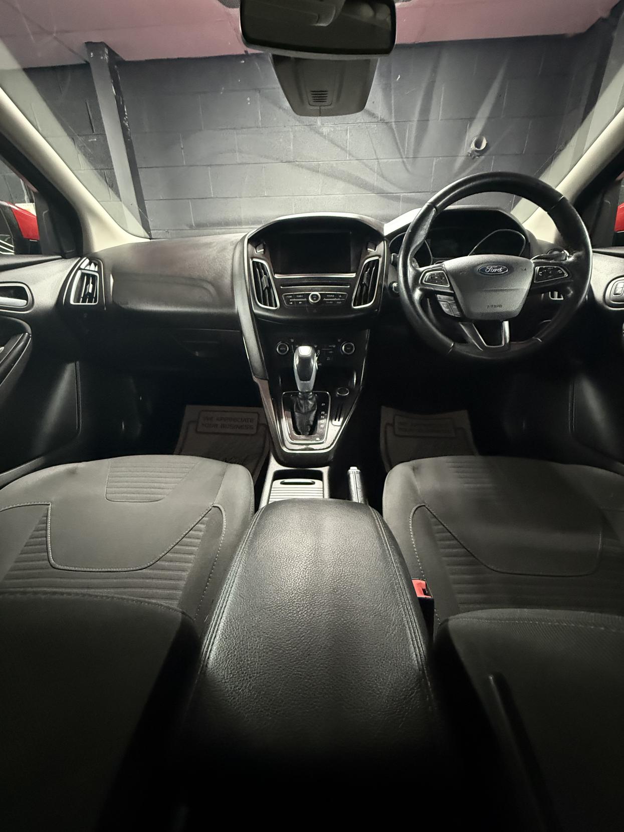 Ford Focus 1.6 Titanium Hatchback 5dr Petrol Powershift Euro 6 (125 ps)