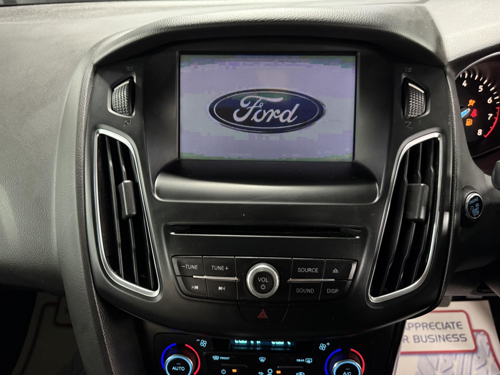 Ford Focus 1.6 Titanium Hatchback 5dr Petrol Powershift Euro 6 (125 ps)